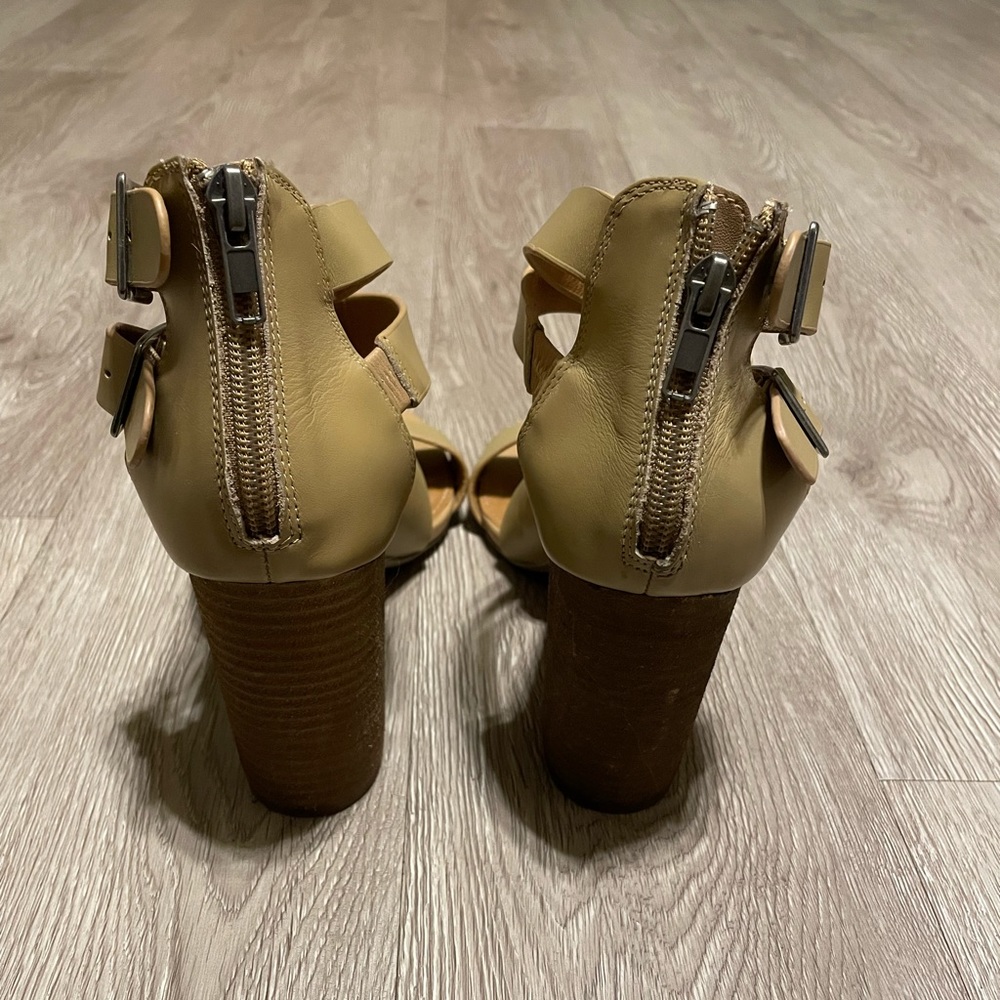 Heels - Picture 2 of 3